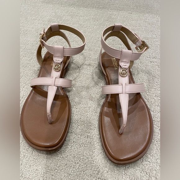 Light pink Sasha Michael Kors sandals. Size 8 like brand new - Picture 1 of 4